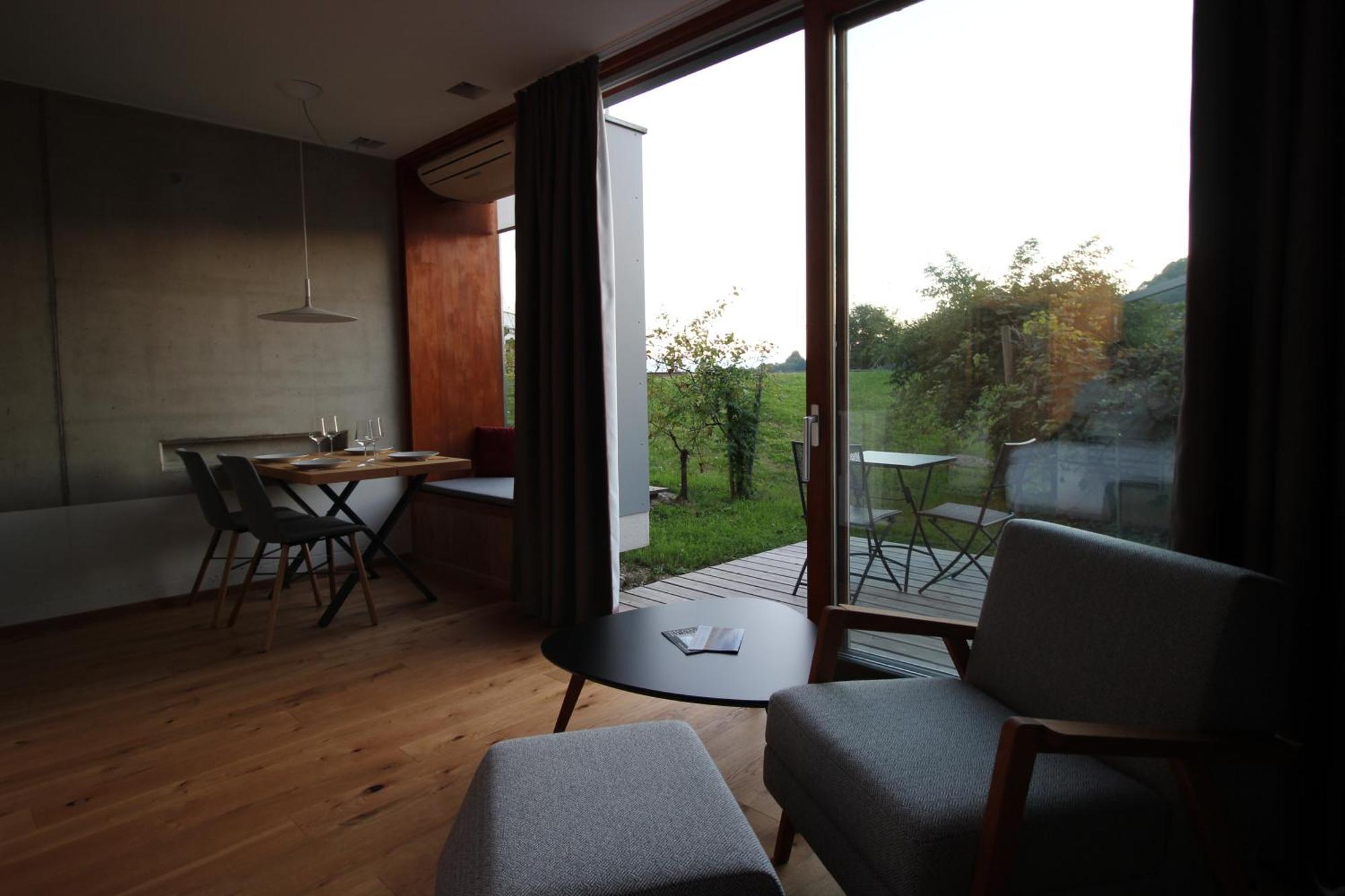 Hideaway An Der Weinstrasse - Pool & Sauna - Apartments Anderlage Spielfeld Zimmer foto